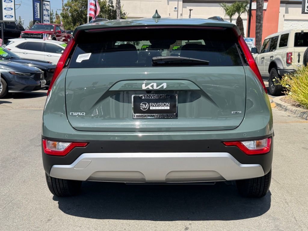 Used 2024 Kia Niro EX FWD image 13