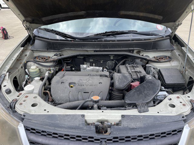 Used 2009 Mitsubishi Outlander SE image 12