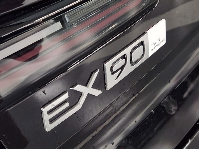 New 2025 Volvo EX90 Plus AWD/4WD image 13