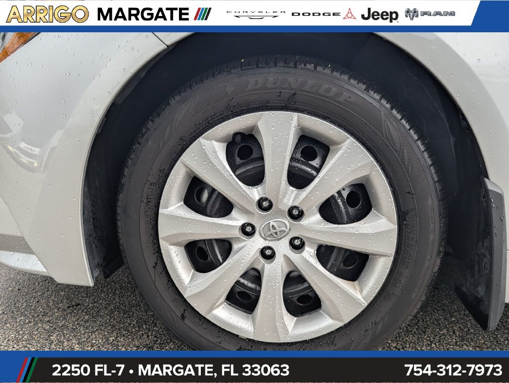 Used 2025 Toyota Corolla LE FWD image 10