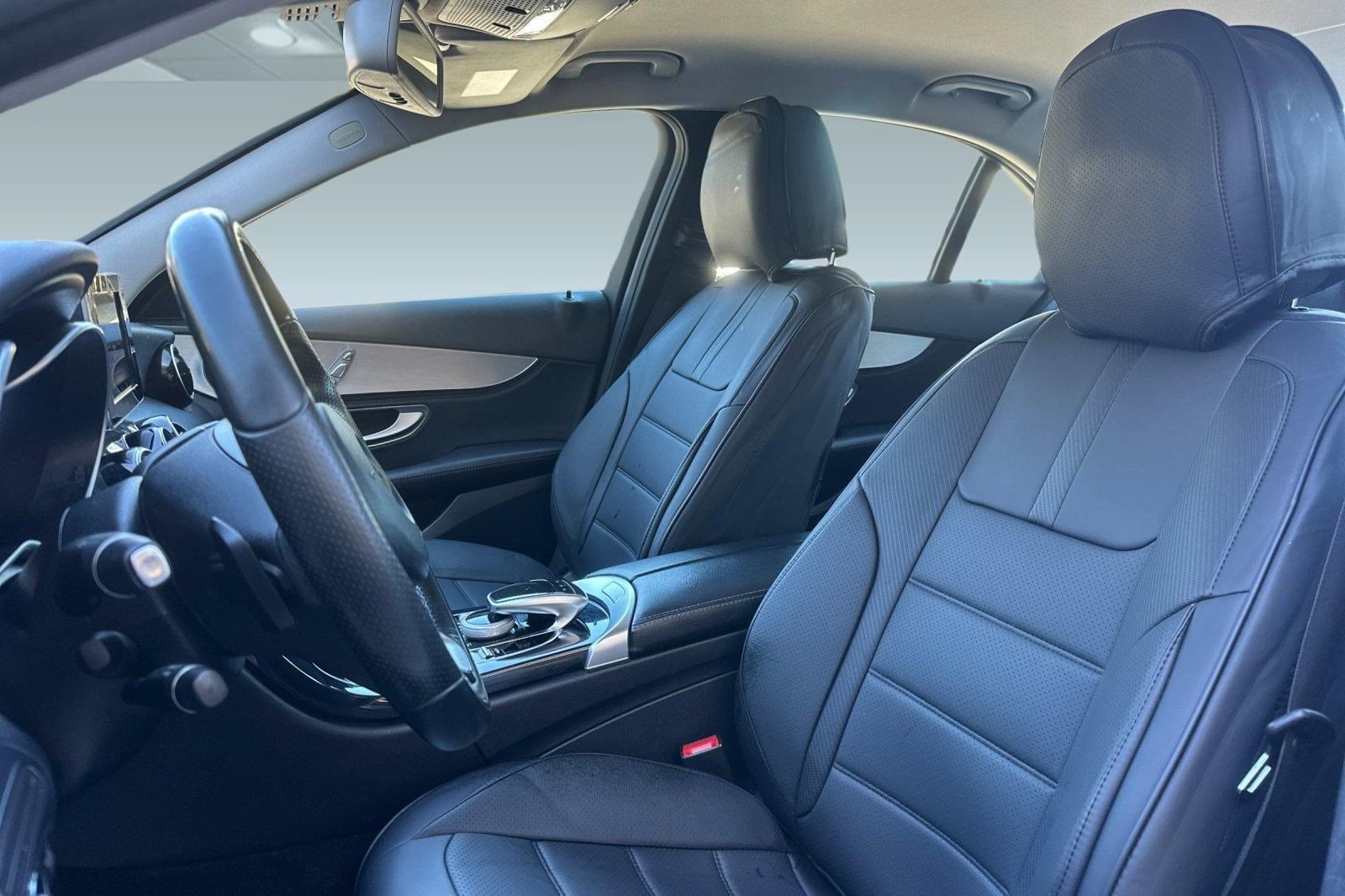 Used 2015 Mercedes-Benz C 300 4MATIC Sedan image 5