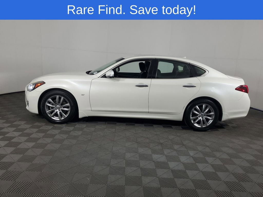 Used 2019 INFINITI Q70 Luxe w/ Proactive Package image 7