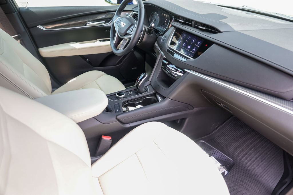 Certified 2025 Cadillac XT5 Sportv w/ Technology Package AWD/4WD image 30