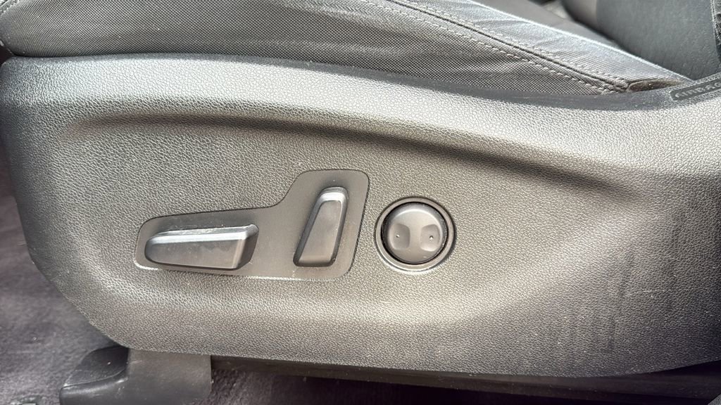 Used 2018 Kia Sorento FWD image 11