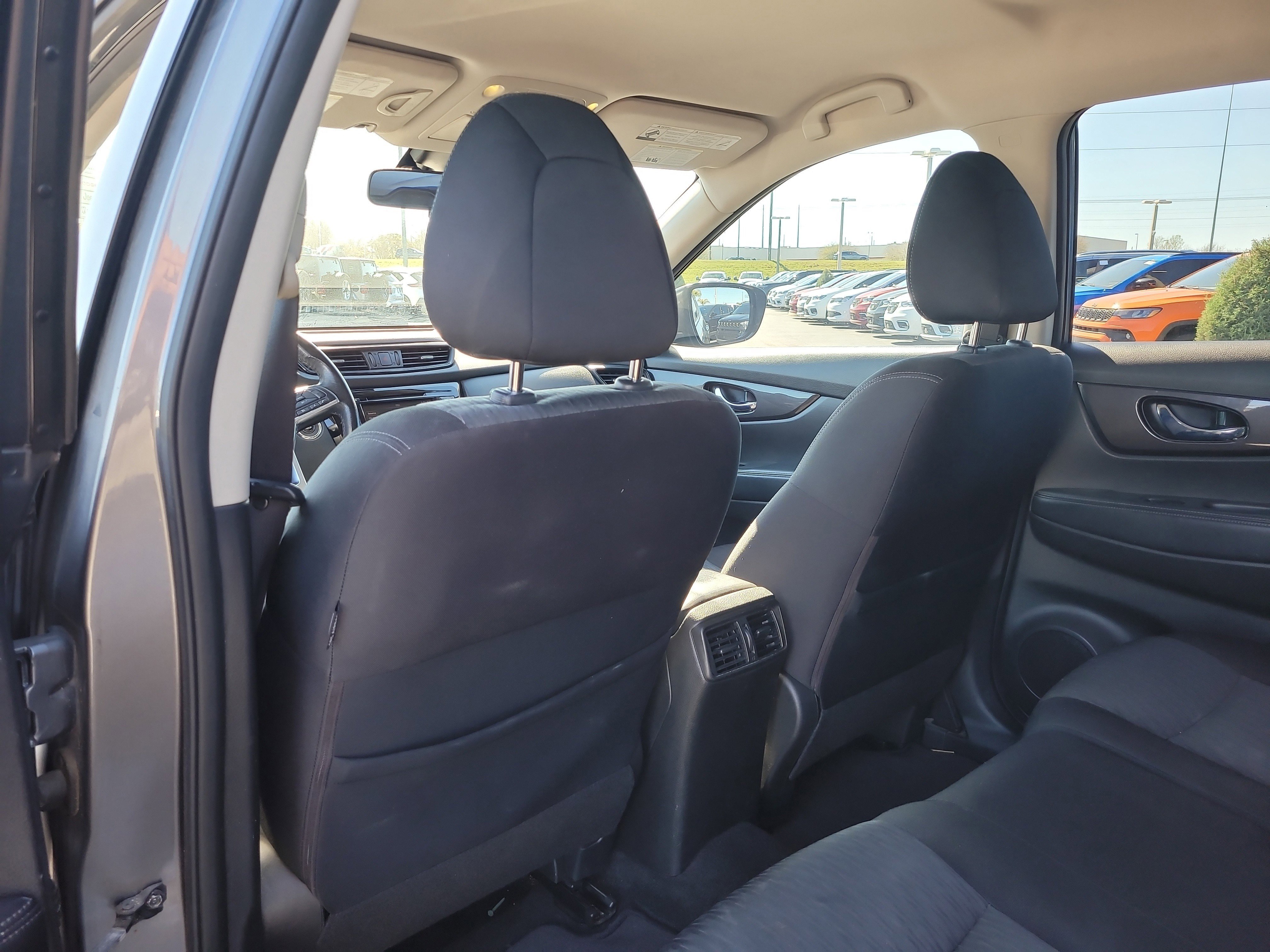 Used 2019 Nissan Rogue SV image 12