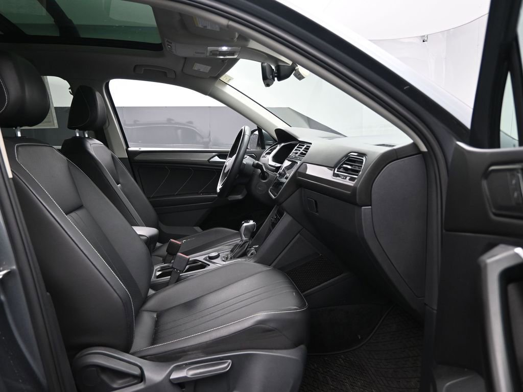 Used 2022 Volkswagen Tiguan SE image 26