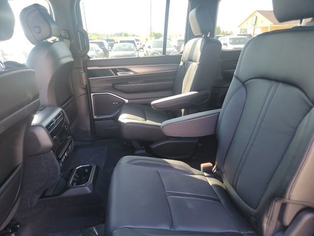New 2024 Jeep Wagoneer L Series II w/ Convenience Group I image 23