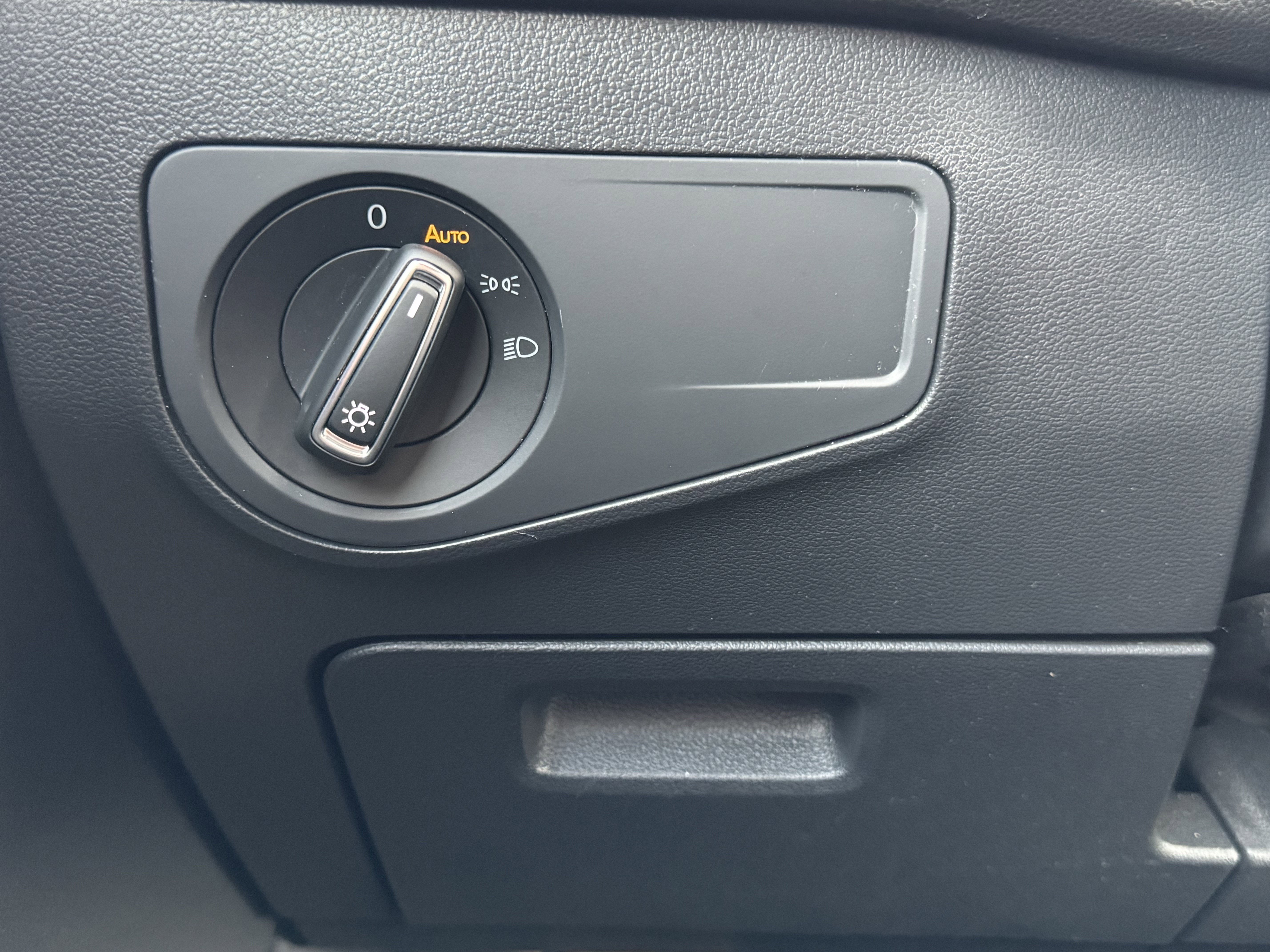 Certified 2023 Volkswagen Tiguan SE R-Line image 30