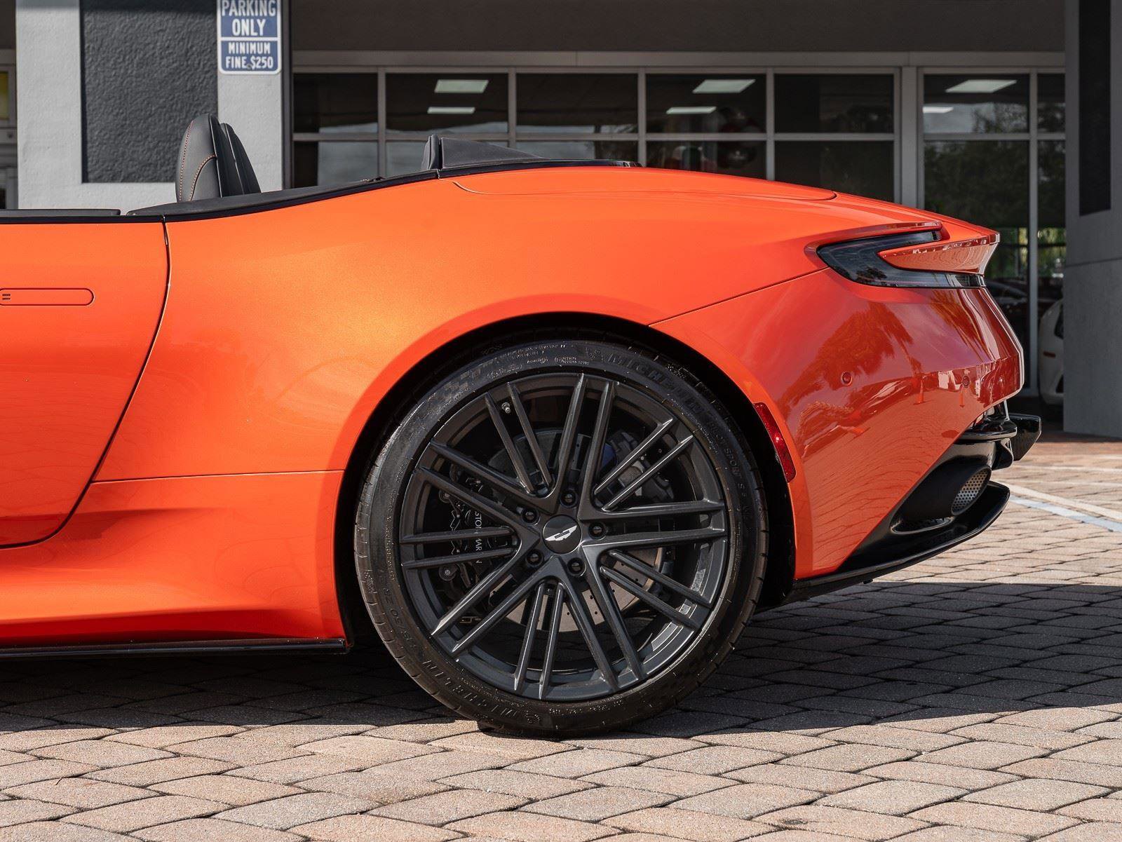 Used 2024 Aston Martin DB12 Convertible RWD image 11