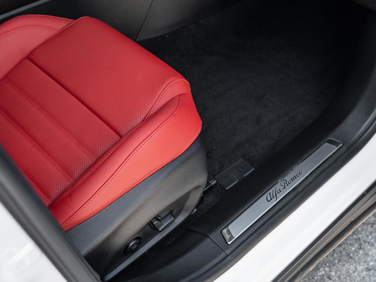 New 2026 Alfa Romeo Tonale Veloce w/ Quick Order Package 23H Volce image 26