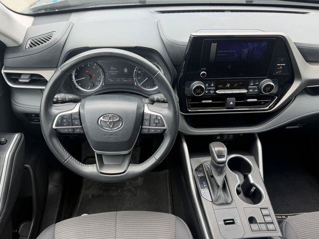 Certified 2024 Toyota Highlander LE FWD image 10