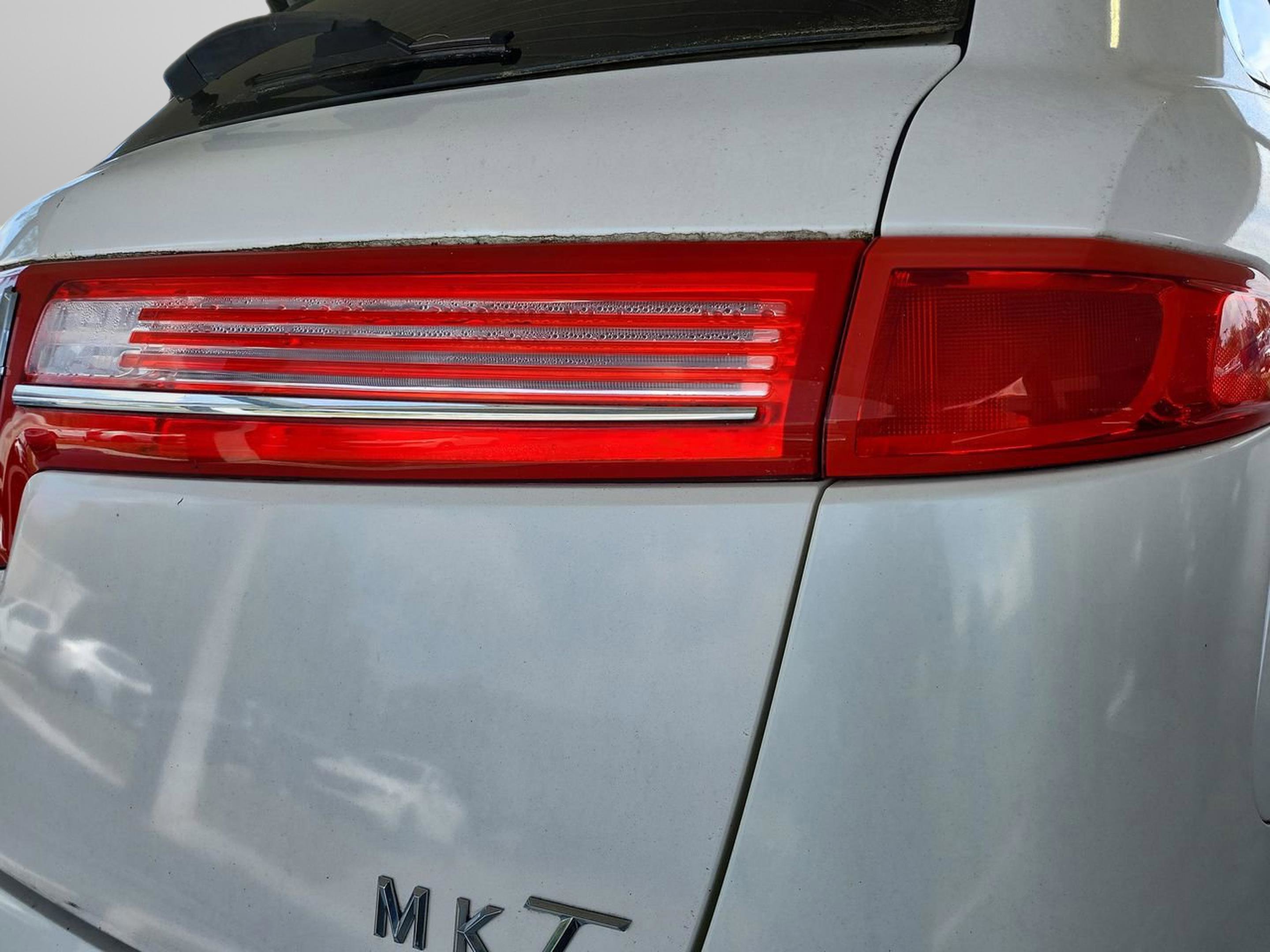 Used 2014 Lincoln MKT FWD image 32