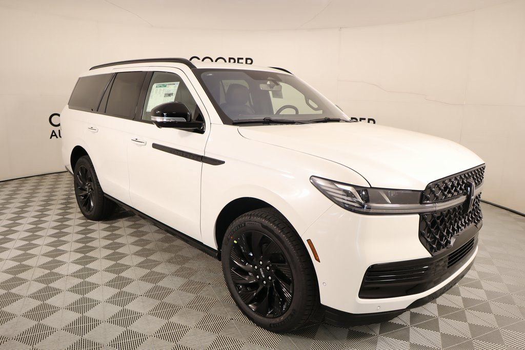 New 2025 Lincoln Navigator Reserve w/ Jet Appearance Package