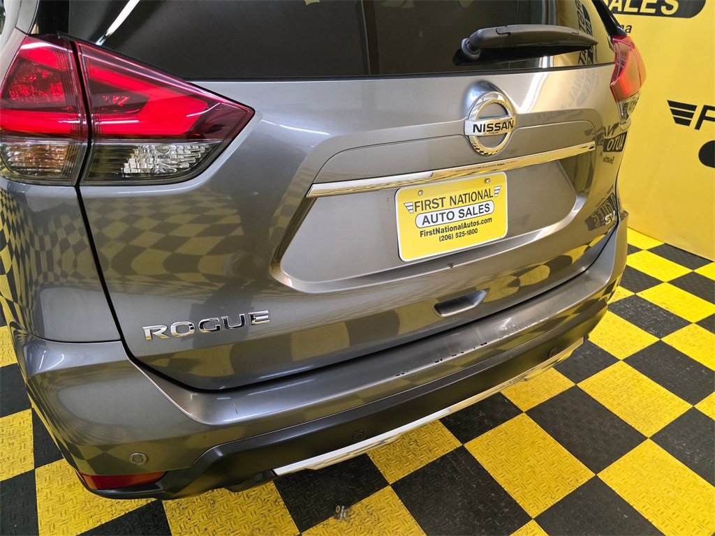 Used 2020 Nissan Rogue SV image 14