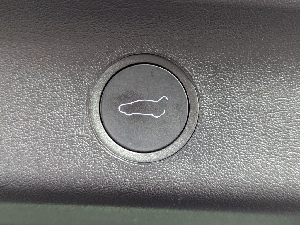 Used 2025 Tesla Model Y Performance image 47