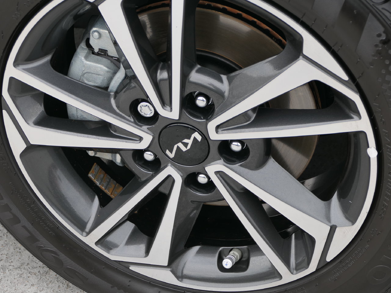 Certified 2024 Kia Forte LXS FWD image 10
