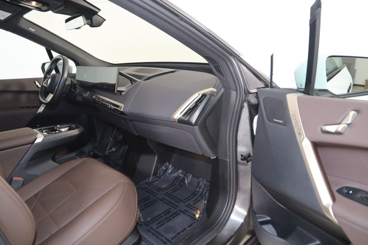 Used 2024 BMW iX xDrive50 w/ Convenience Package AWD/4WD image 45