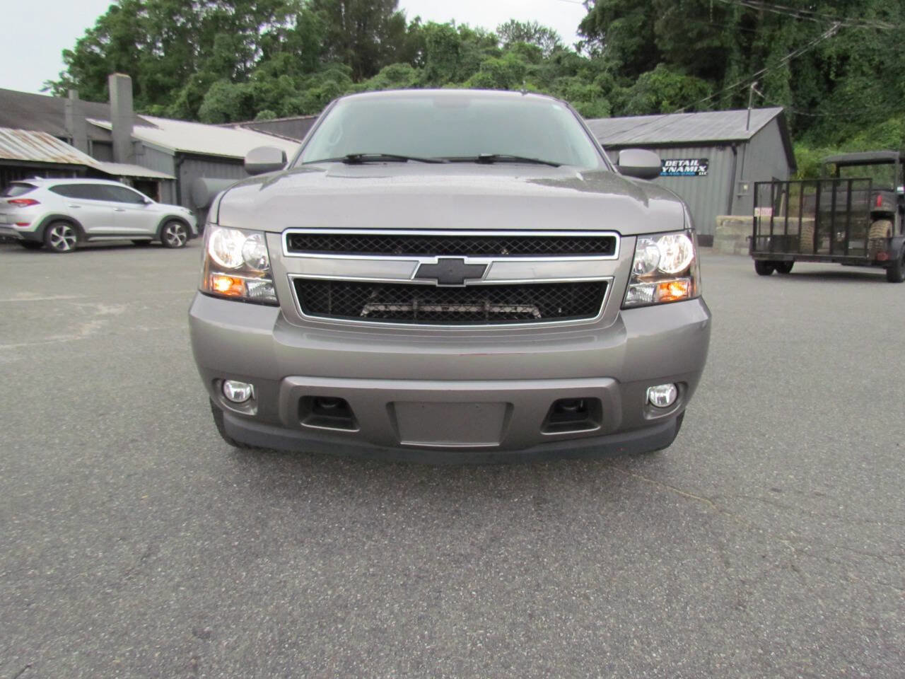 Used 2008 Chevrolet Suburban LT w/ Convenience Package 1 image 2