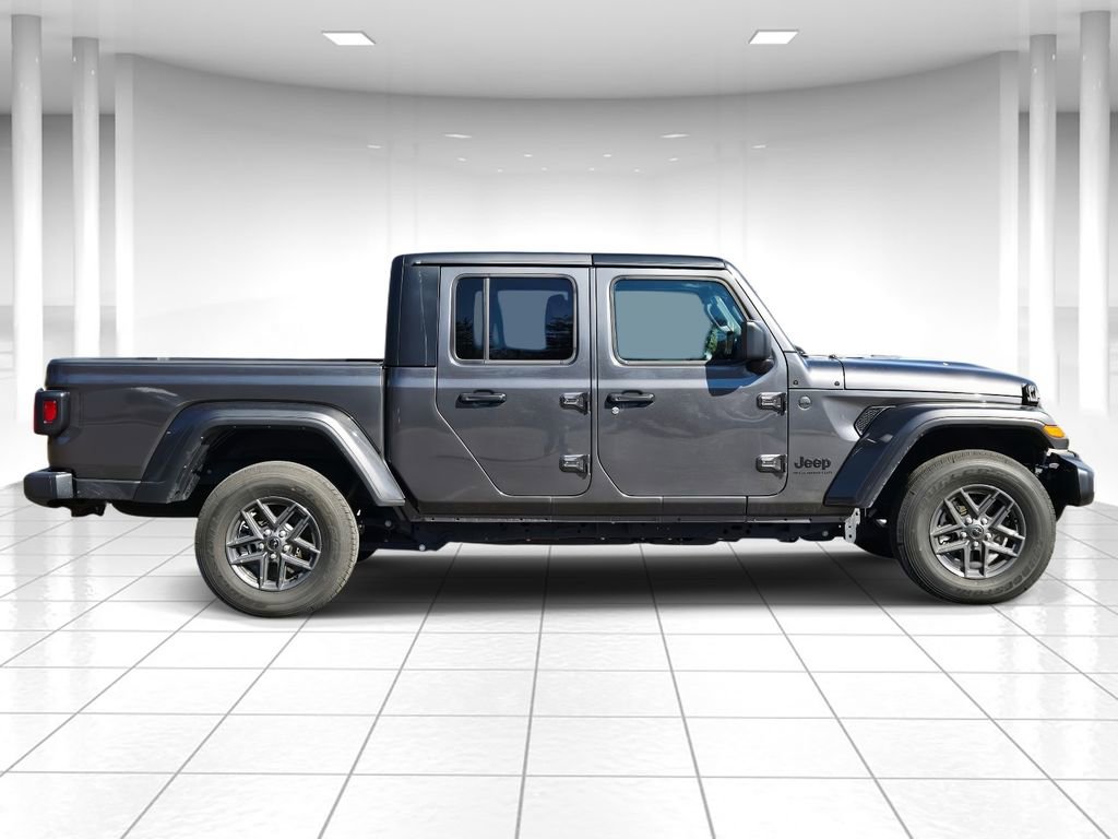 Certified 2025 Jeep Gladiator Sport image 2