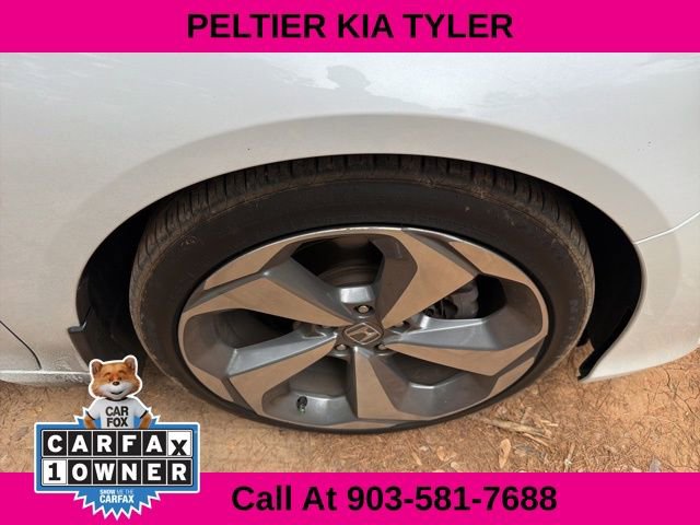 Used 2018 Honda Accord Touring image 16