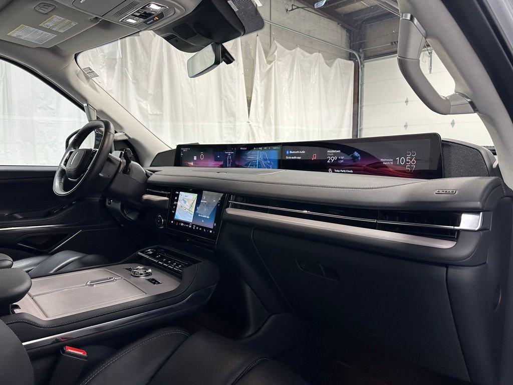 Used 2025 Lincoln Navigator Reserve image 69