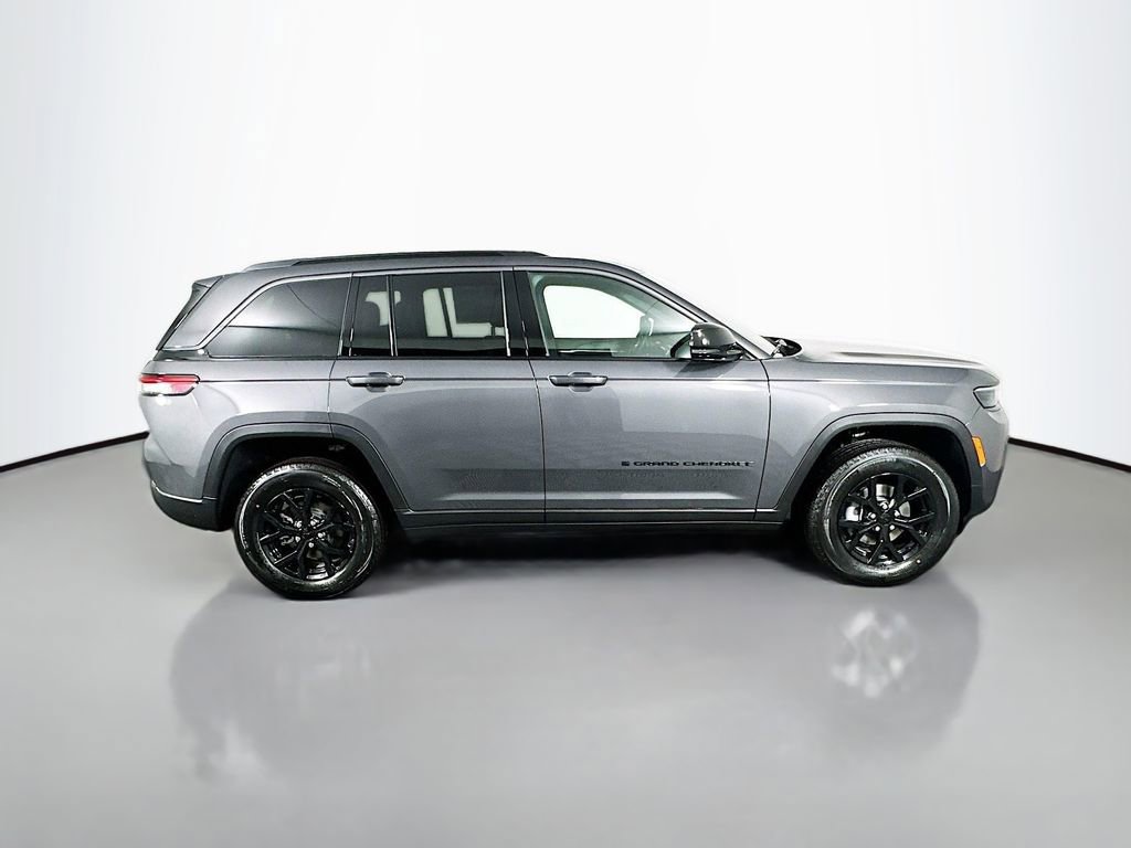 New 2026 Jeep Grand Cherokee Altitude image 8