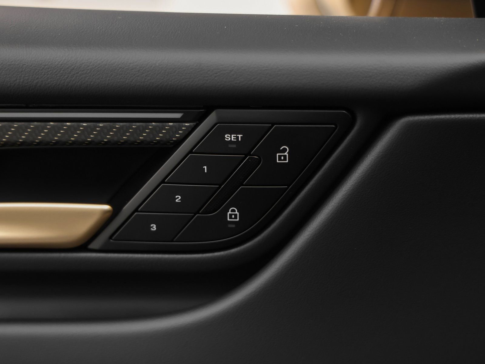 New 2025 Porsche Macan 4S Electric image 30