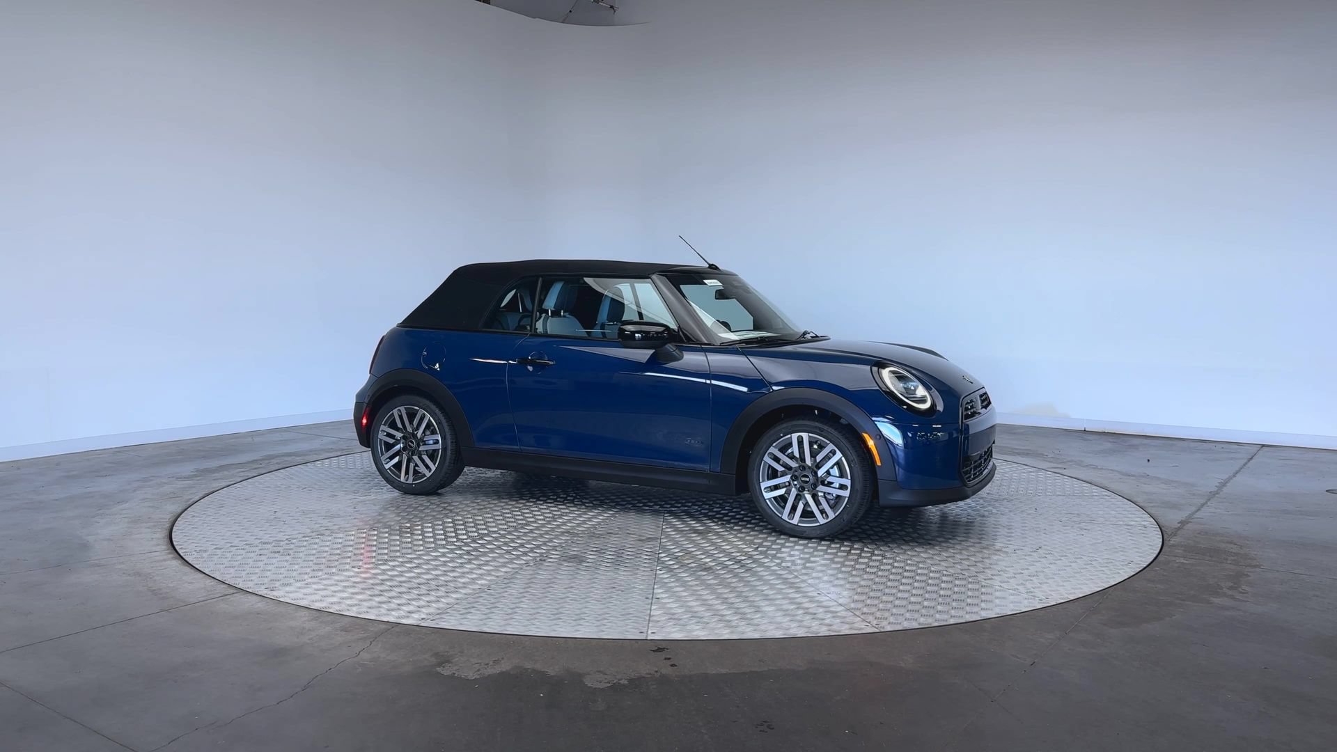 Used 2026 MINI Cooper S FWD image 2