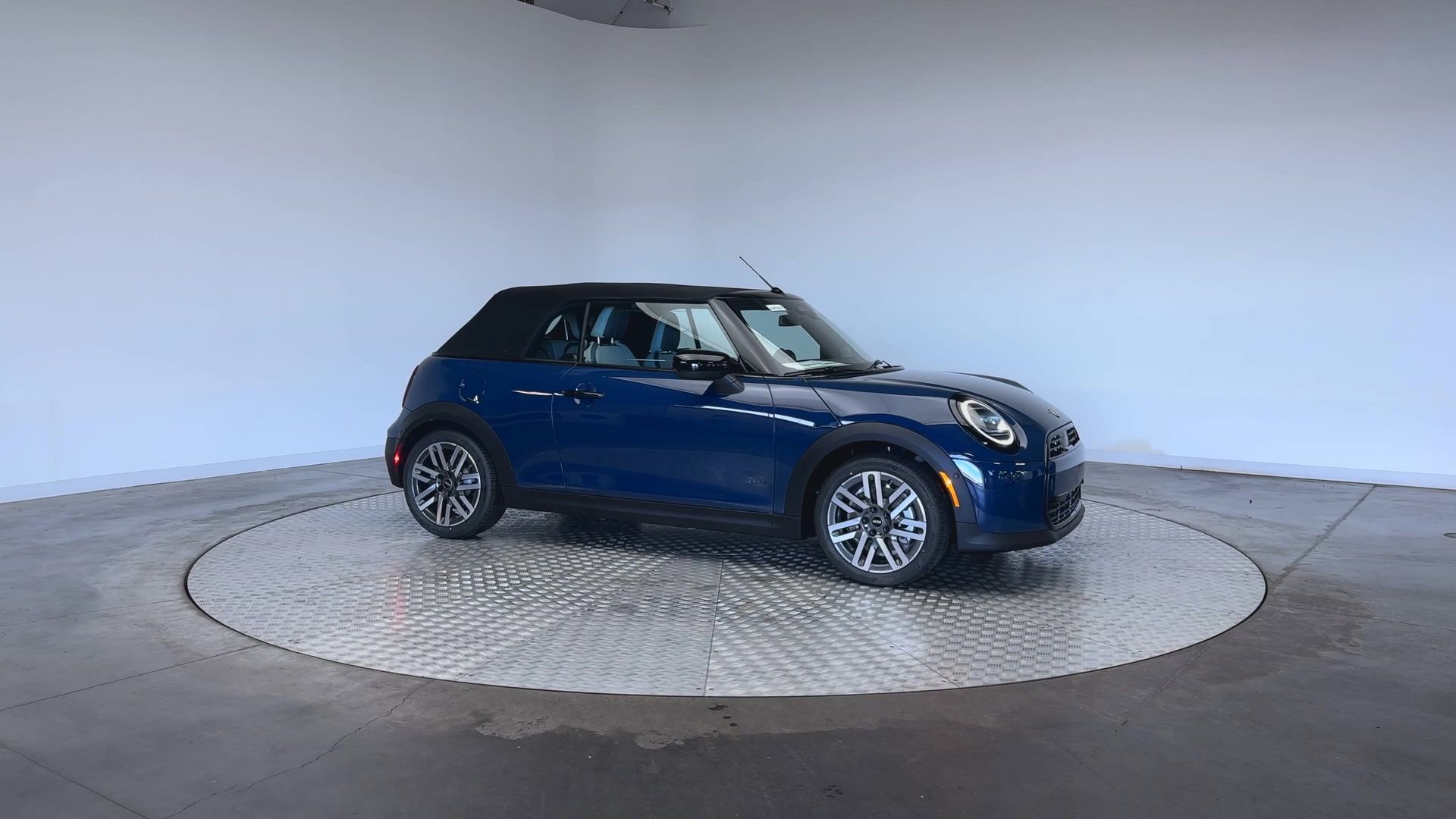 New 2026 MINI Cooper S image 2