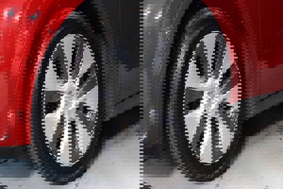 Used 2023 Tesla Model Y Long Range image 4