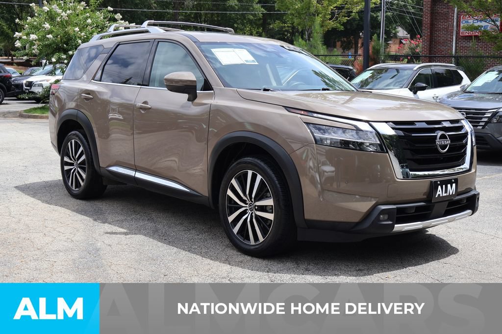 Used 2023 Nissan Pathfinder Platinum w/ Cargo Package AWD/4WD image 4