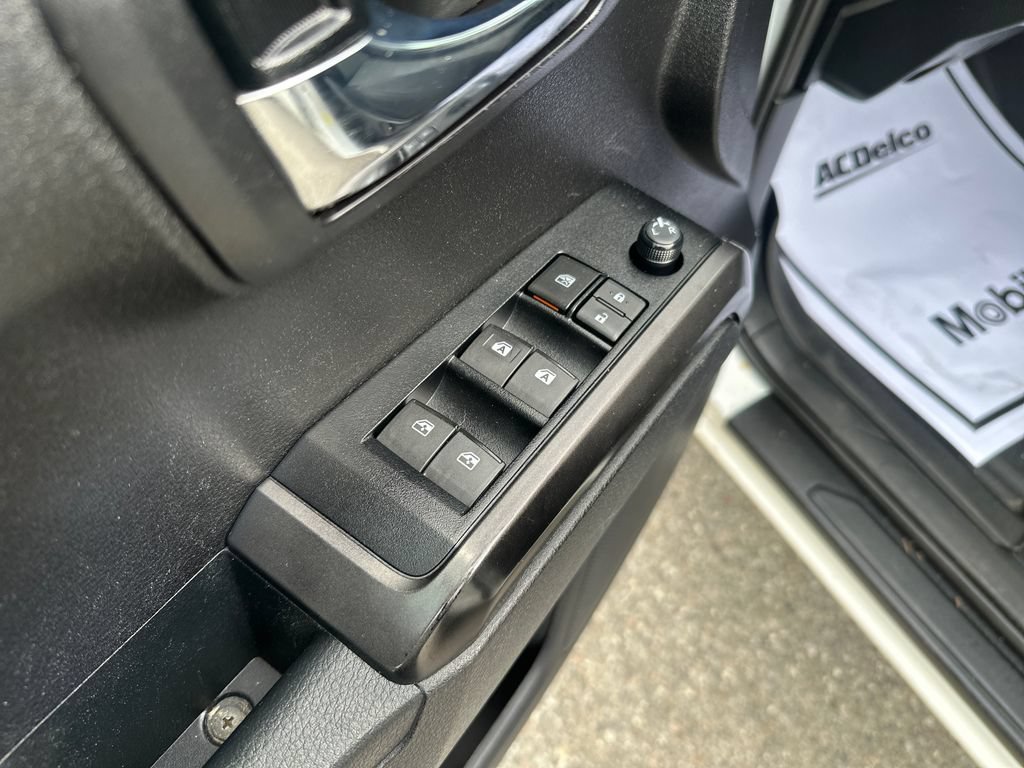 Used 2021 Toyota Tacoma TRD Off-Road w/ Technology Package AWD/4WD image 11
