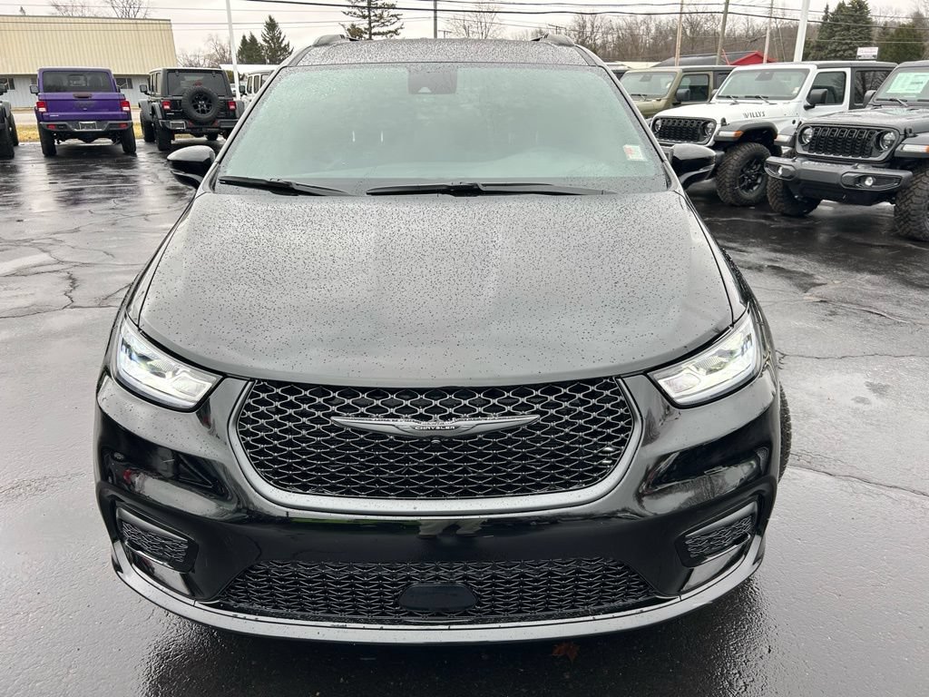 New 2026 Chrysler Pacifica Select w/ S Appearance Package FWD image 8