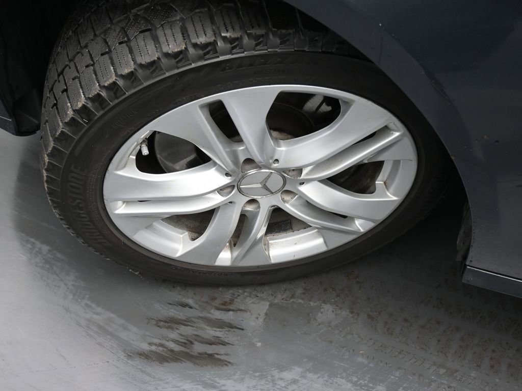 Used 2011 Mercedes-Benz E 350 4MATIC Wagon image 19