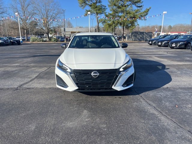 Used 2025 Nissan Altima 2.5 SV image 2