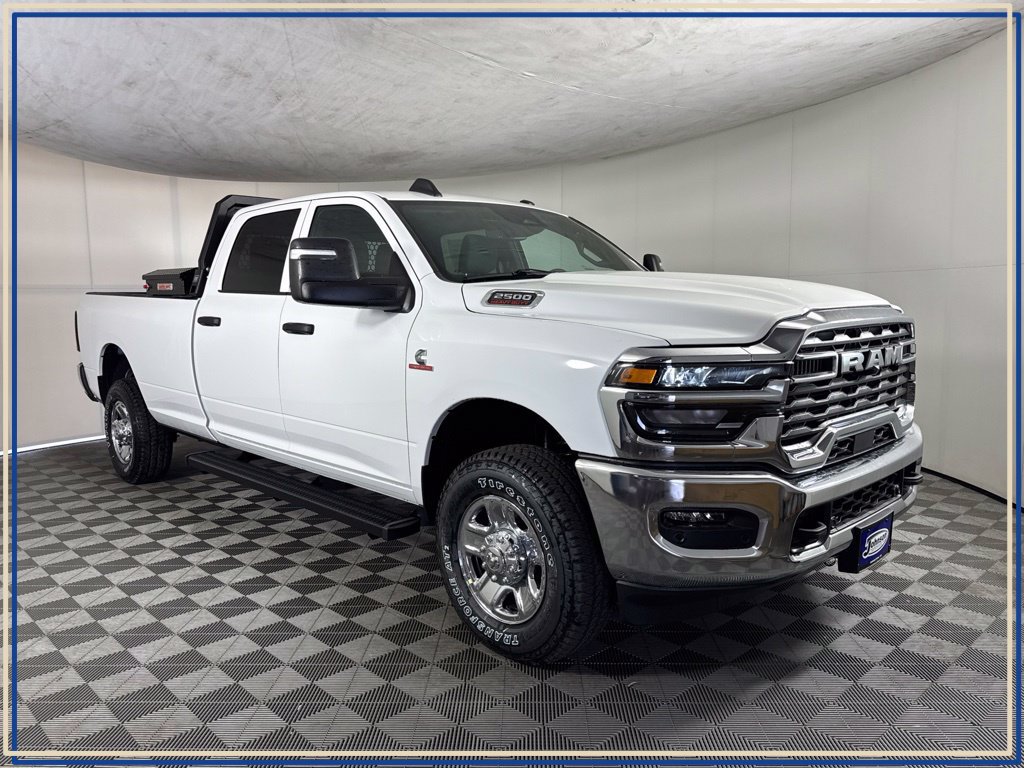 New 2026 RAM 2500 Tradesman AWD/4WD image 3