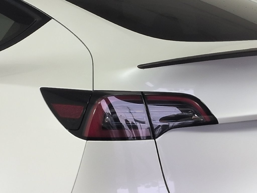Used 2024 Tesla Model Y Performance AWD/4WD image 8