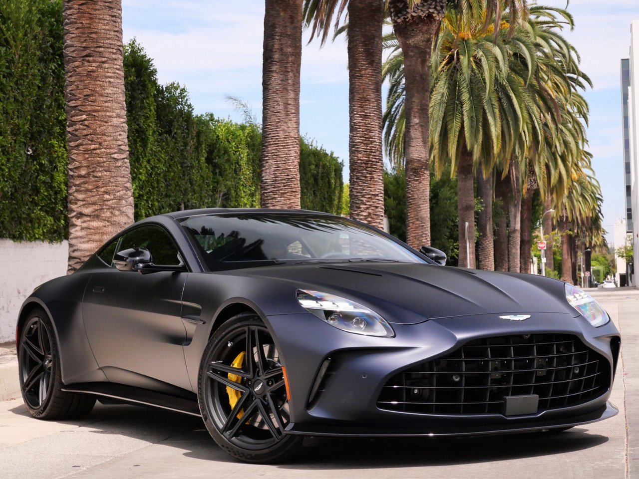 New 2026 Aston Martin V8 Vantage Coupe image 1