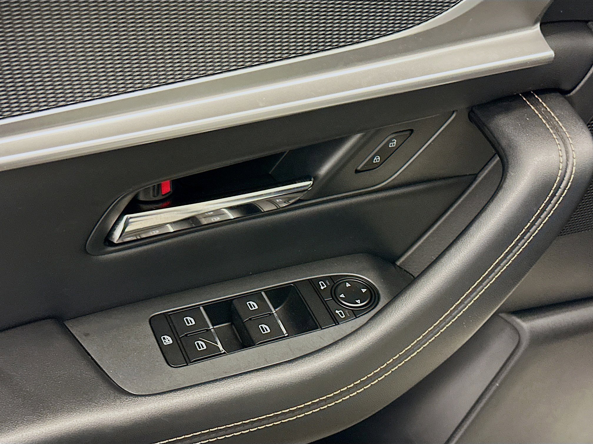 Used 2024 MAZDA CX-90 Plug-In Hybrid w/ Preferred image 15