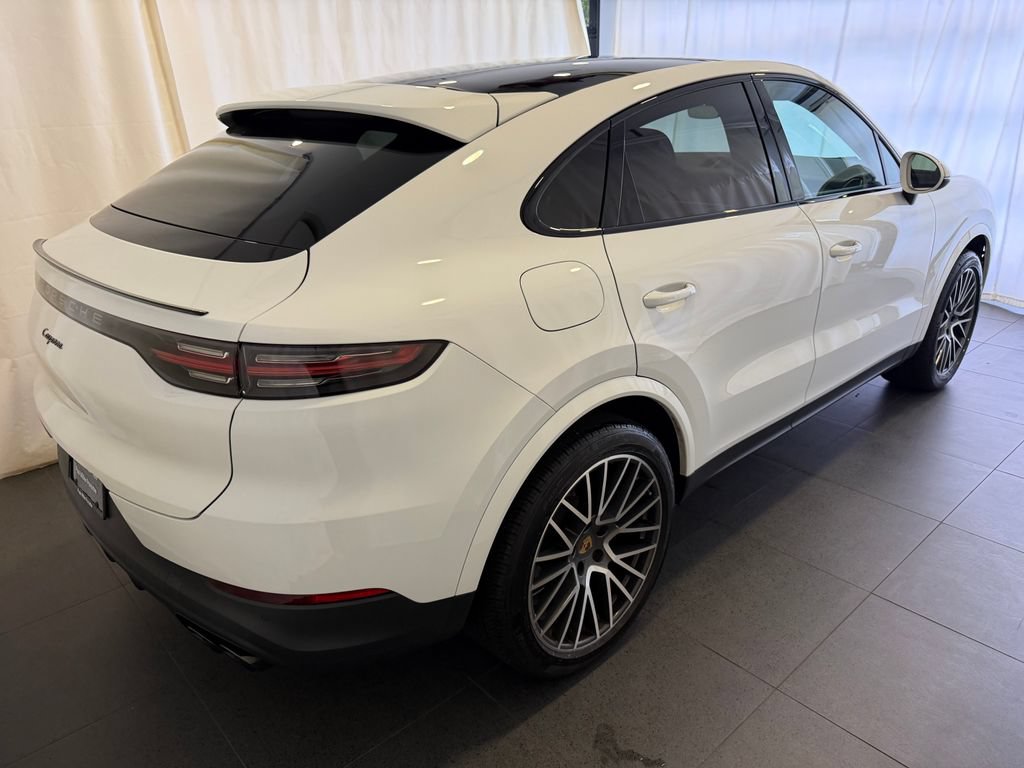 Certified 2022 Porsche Cayenne Platinum Edition AWD/4WD image 9