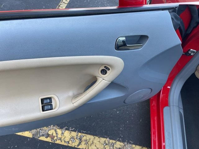 Used 2006 Pontiac Solstice Convertible w/ Premium Package image 18