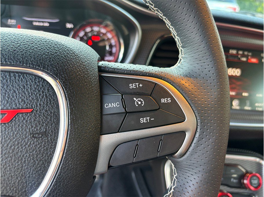 Used 2015 Dodge Challenger SRT Hellcat image 28