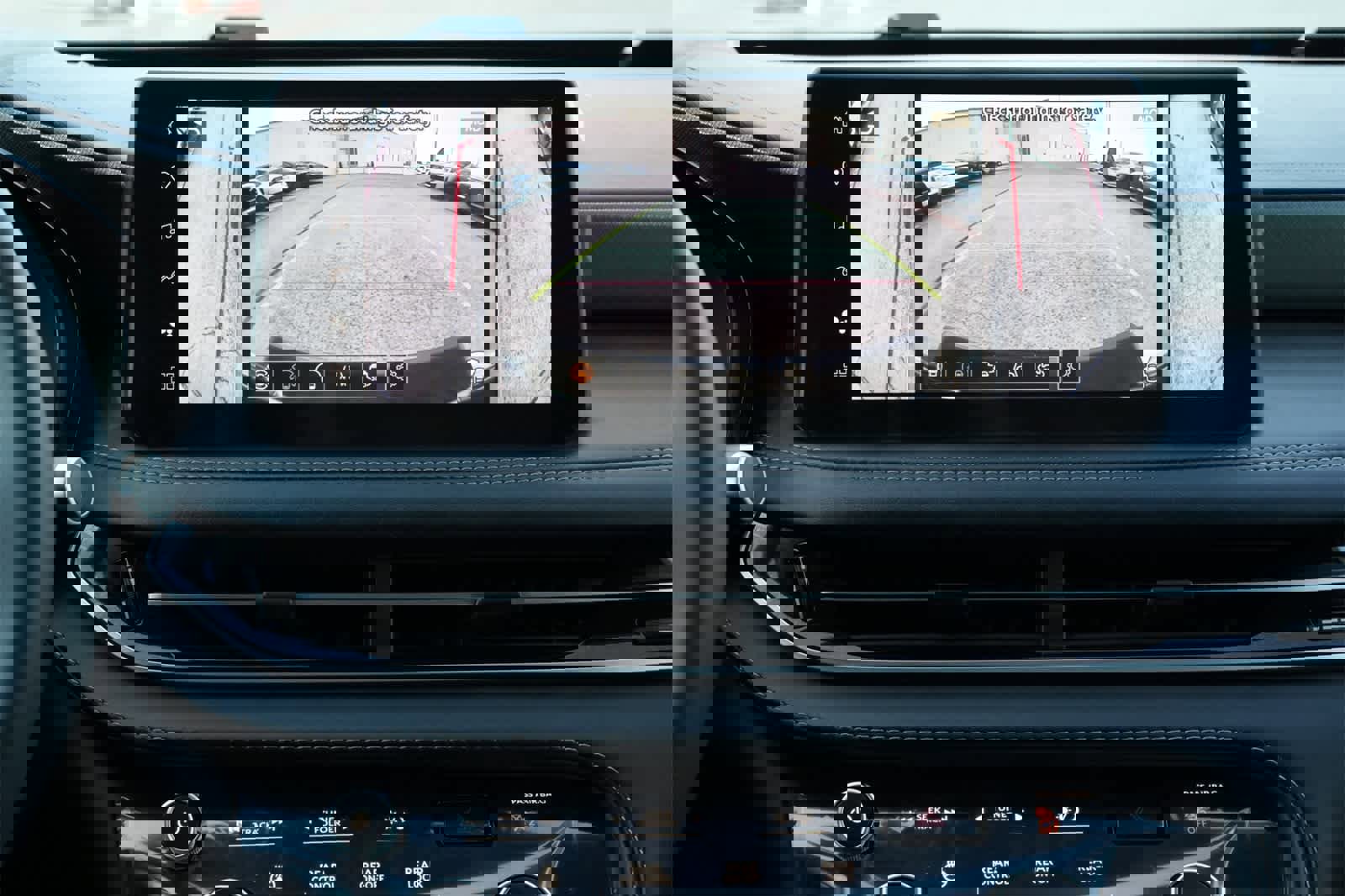 New 2026 INFINITI QX60 Luxe image 14