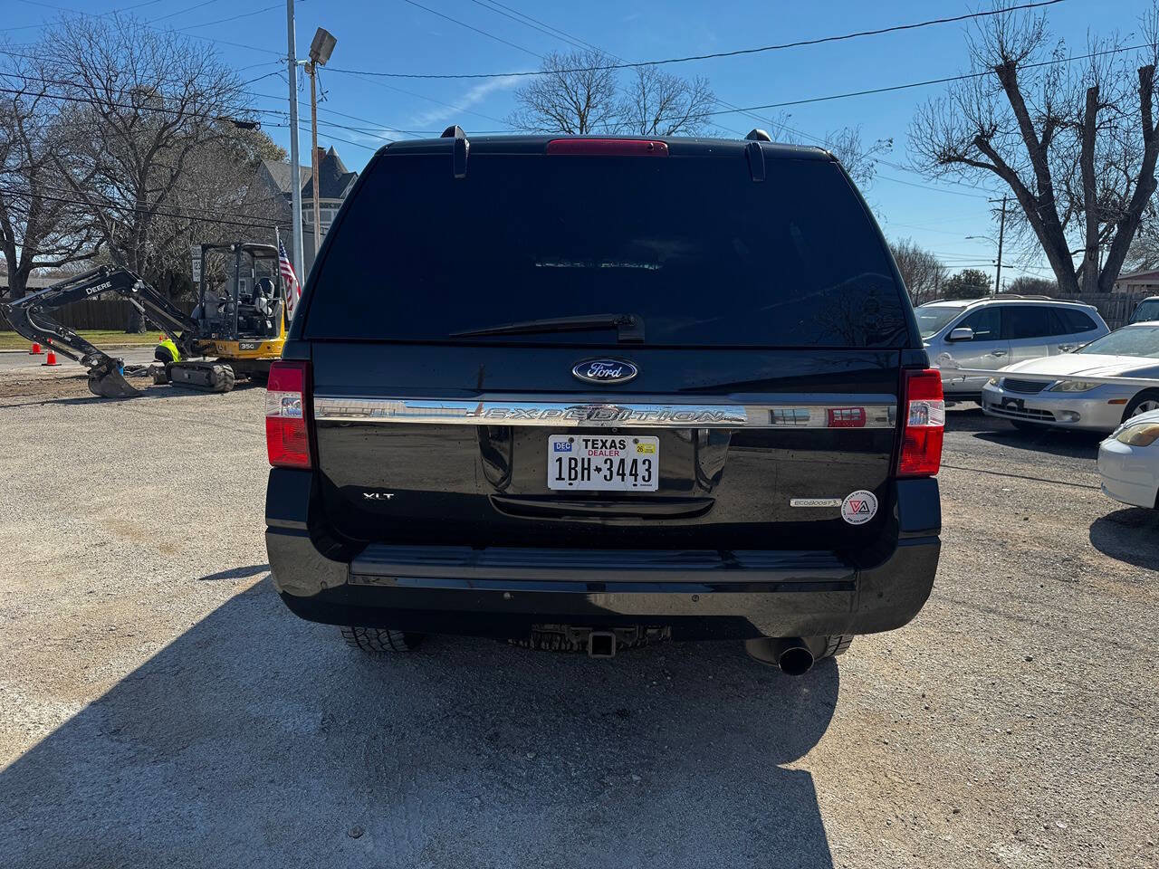 Used 2015 Ford Expedition XLT w/ Equipment Group 202A image 4