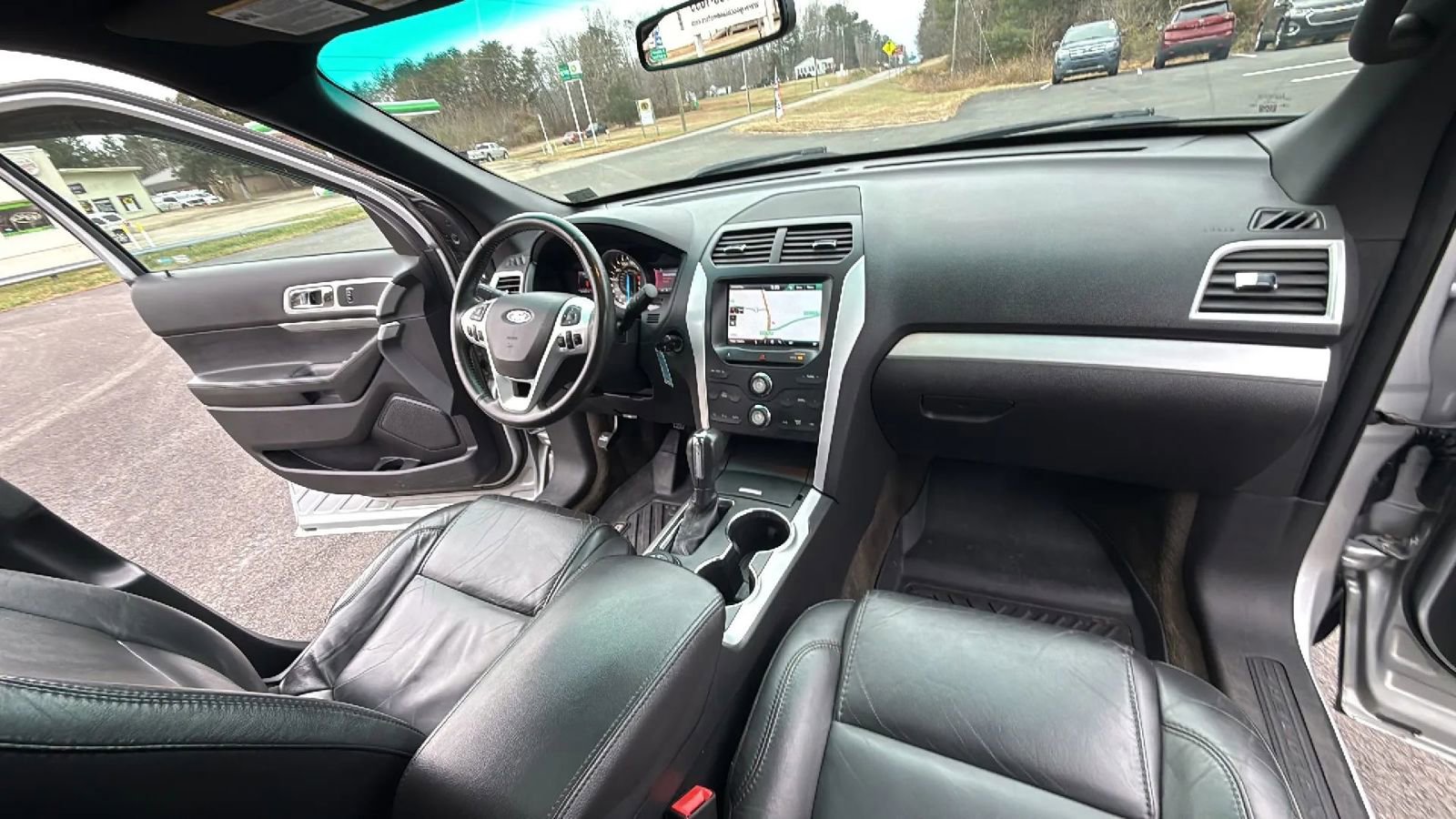 Used 2015 Ford Explorer XLT w/ Equipment Group 202A image 48