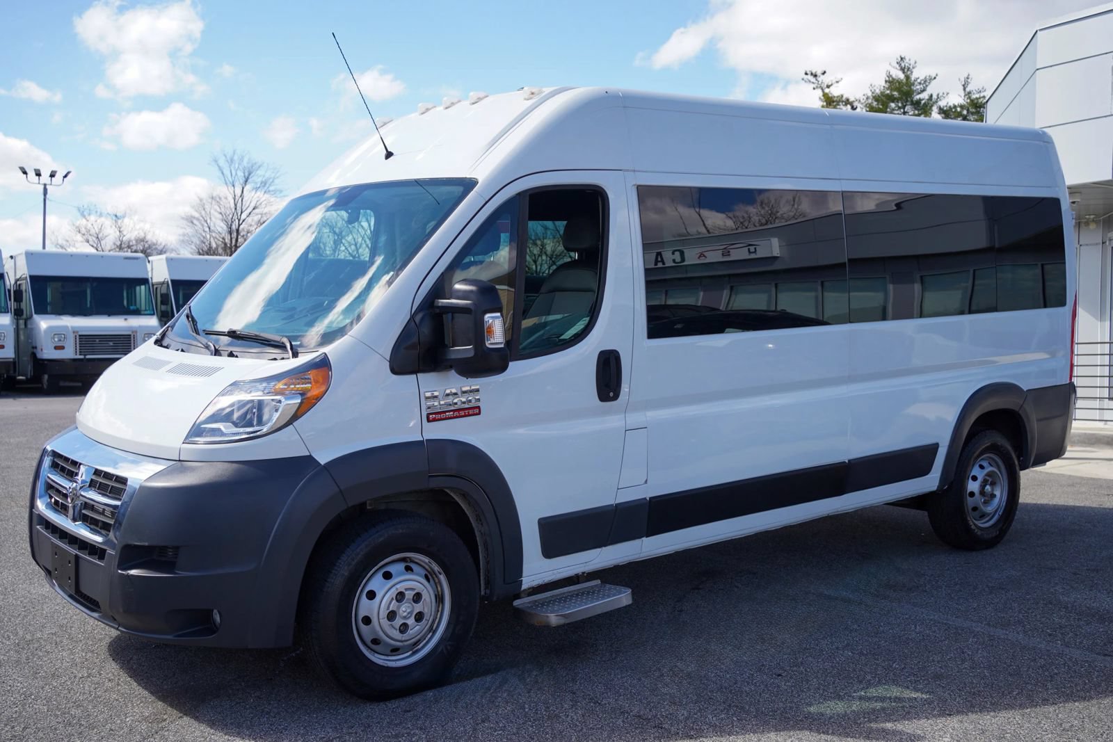 Used 2016 RAM ProMaster 2500 w/ Premium Appearance Group FWD image 2