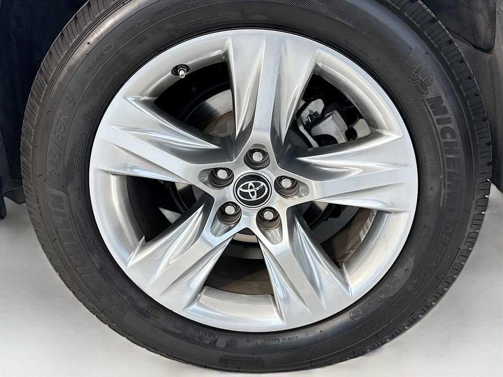Used 2018 Toyota Highlander Limited FWD image 32