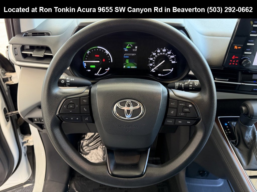 Used 2023 Toyota Sienna LE image 19