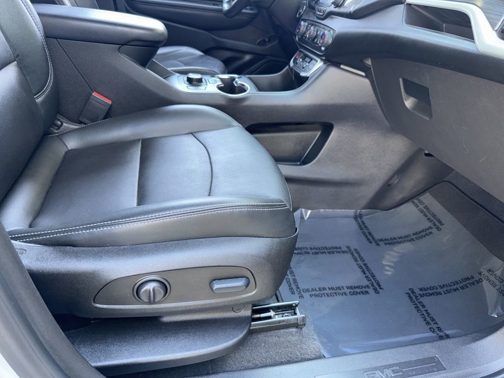 Used 2022 GMC Terrain SLT w/ Tech Package image 19