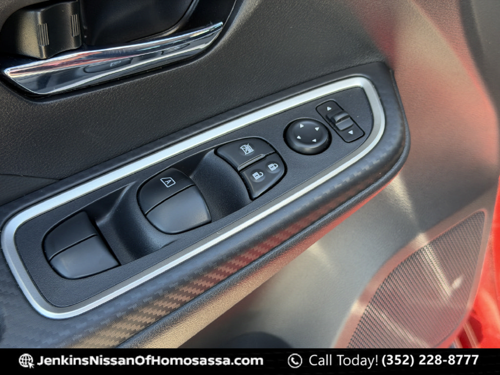 Certified 2025 Nissan Versa SR w/ Trunk Package FWD image 31